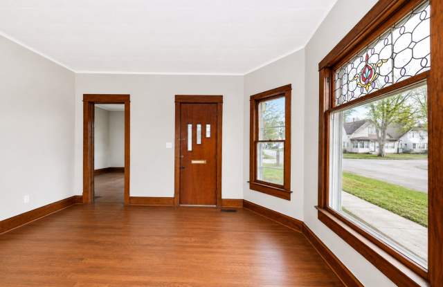 Charming 2-Bedroom Corner-Lot Home with Modern Updates & Garage! Gallery 4