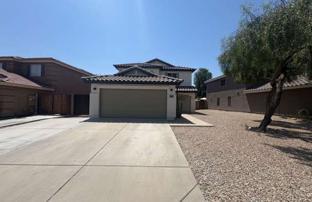 Freshly painted 4 bedroom 2 bath home with loft! photos photos