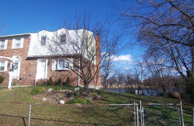 411 ESSEXWOOD COURT Gallery 4