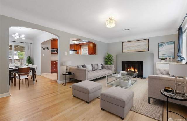 4 Bedroom 2.5 Bathroom Longview Gallery 3