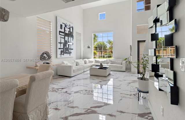 9471 SW 226th Ter Gallery 2