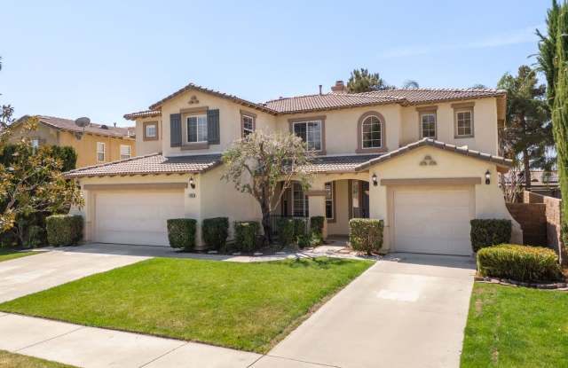 Beautiful 2-Story 5-Bedroom Home in Yucaipa's Chapman Heights Community! photos photos