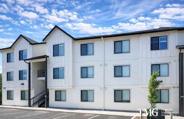 51st Street Apartments photos photos