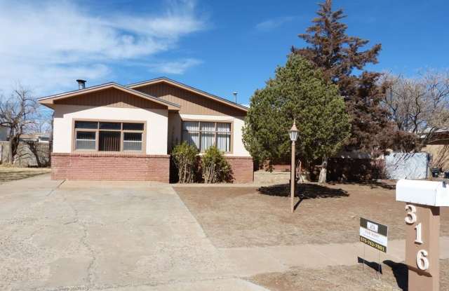 Spacious 3-bedroom 2-bathroom home photos photos