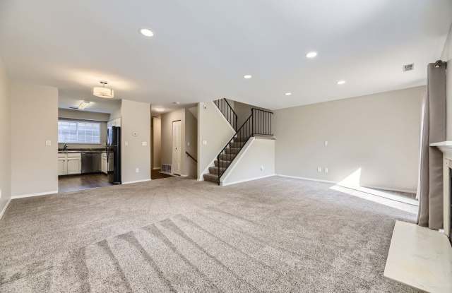 Evolve Real Estate: Updated Large Two Story Townhouse Like Home with Basement and Garage! Gallery 4