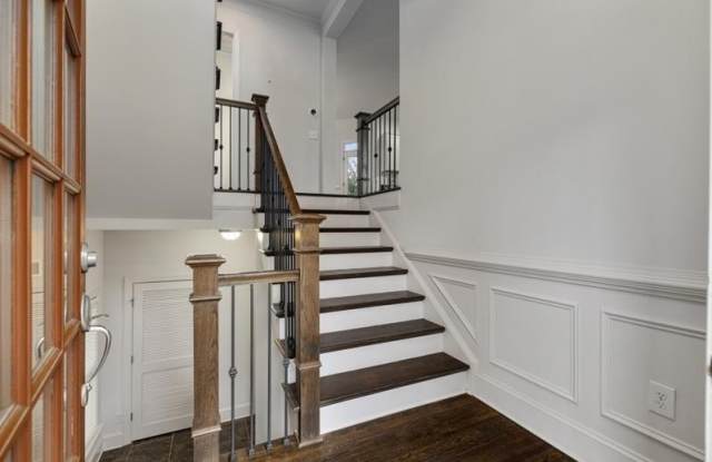926 Canterbury Lane Gallery 3