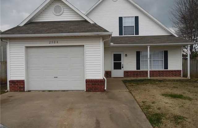 Welcome to this stunning 3-bedroom, 2-bathroom home located in the heart of Bentonville Gallery 1