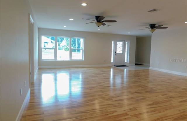 2833 LONGLEAF LANE Gallery 2
