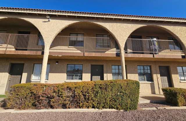 1 BEDROOM 1 BATH LOWER UNIT OFFERING FREE RENT photos photos