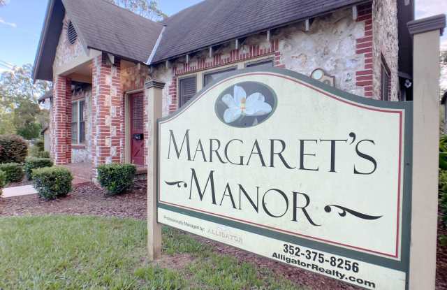 Margaret's Manor - 2 Bedroom, 1 Bathroom in Sorority Row - 911 Southwest 5th Avenue, Gainesville, FL 32601