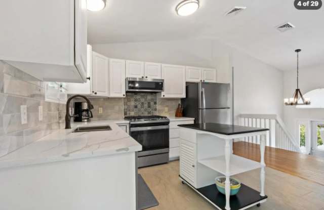 14 Lakeview Drive Gallery 2