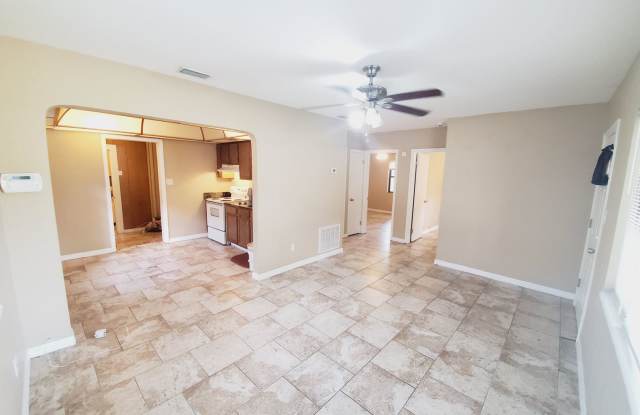 Three Bedroom One bathroom House Gallery 3