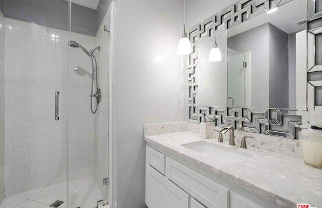 441 North Oakhurst Drive - 441 North Oakhurst Drive, Beverly Hills, CA 90210