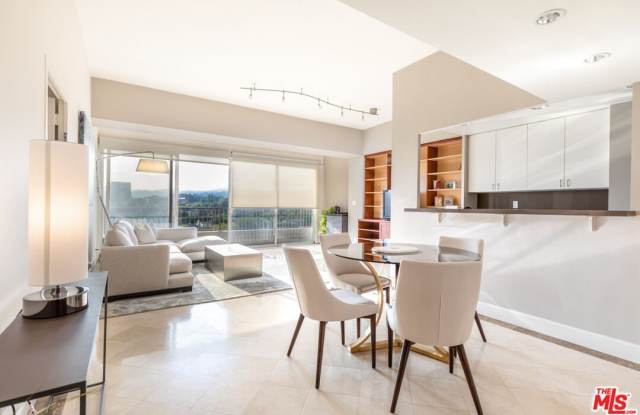 10501 WILSHIRE Gallery 4