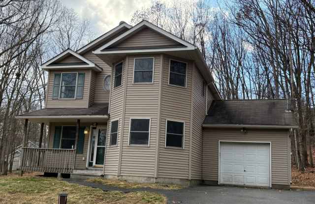 Wonderful 3 bedroom 2.5 bath home w/garage - 5 Lenape Drive, Monroe County, PA 18302