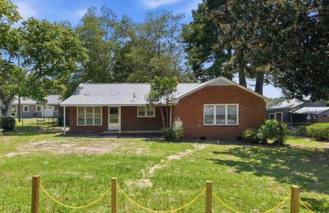 Beautifully Remodeled 4 Bed/Brick Ranch Convenient to Shopping, Dining, Schools, and Major Highways photos photos Beautifully Remodeled 4 Bed/Brick Ranch Convenient to Shopping, Dining, Schools, and Major Highways photos photos