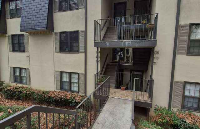 Beautifull Top-Floor 2B/2B Condo in Sought-After Cross Creek Community! photos photos