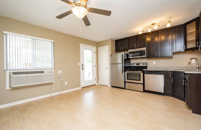 205 1/2 6th St photos photos