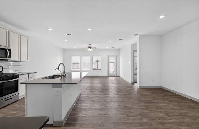 Like-New 4-Bedroom Corner Lot Home with Game Room, Appliances Included & Private Backyard Gallery 3