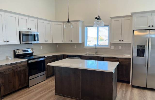 4 Bed 3 Bath Single Family Home Gallery 4