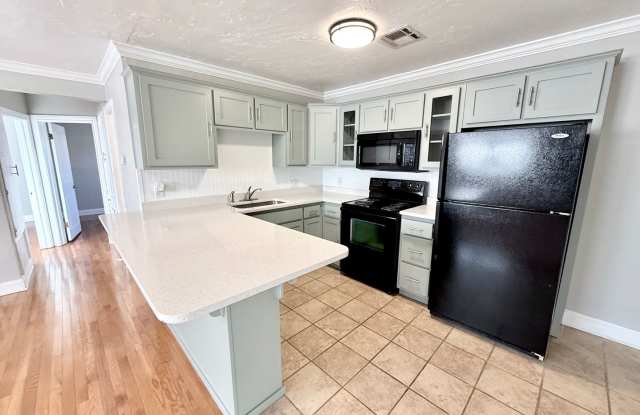 Updated 2BD 1BA Apartment in Historic Crown Heights!! photos photos