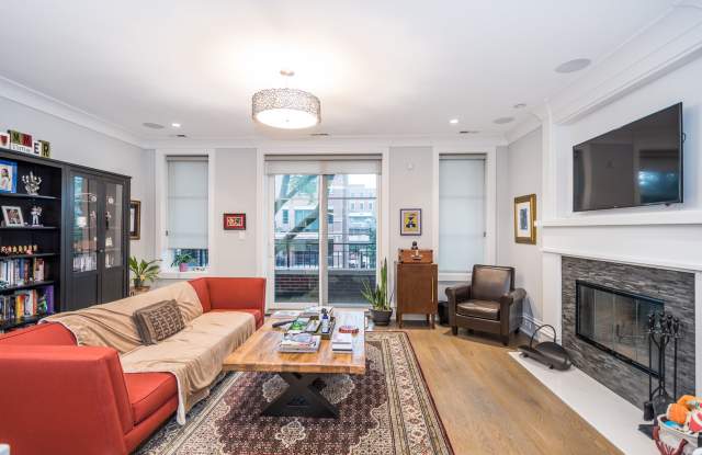 3533 North Wilton Avenue Gallery 4