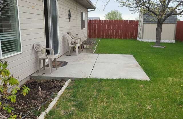 3 Bed 2 Bath one story home Gallery 3