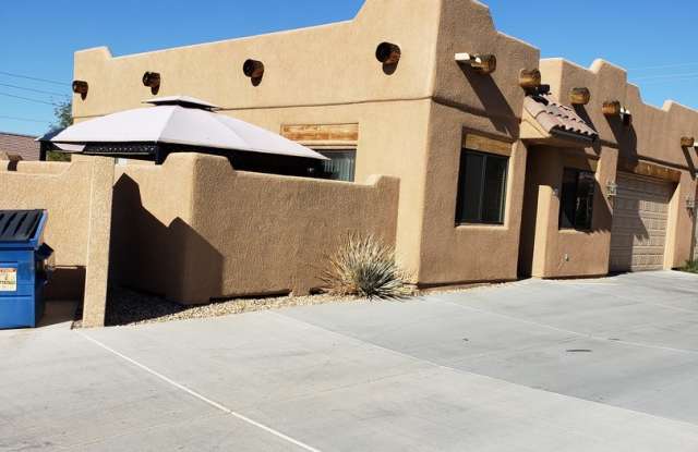 *PENDING APP* Townhome, single story - 1695 Magnolia Drive, Lake Havasu City, AZ 86403