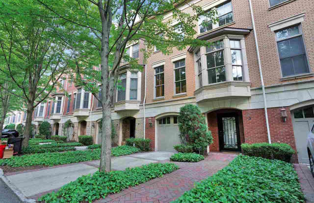 3 REGENCY PL - 3 Regency Pl, Hudson County, NJ 07086