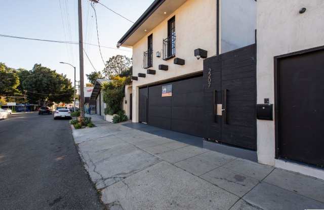 2205 Hyperion Avenue Gallery 2