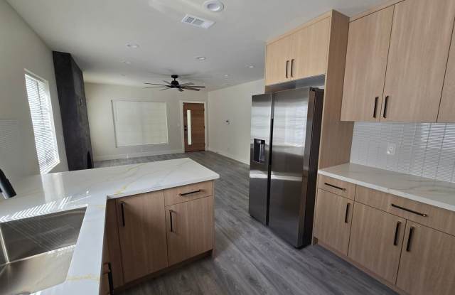 Completely Remodeled Home for Rent – Midtown Sacramento Gallery 3
