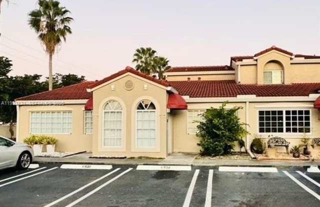 6934 NW 166th Ter photos photos