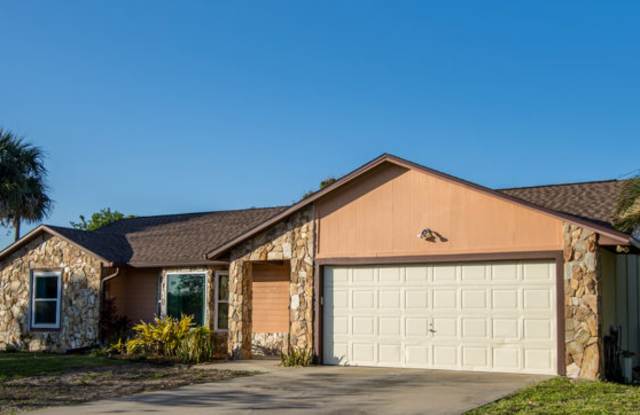 2409 Greenway Drive photos photos