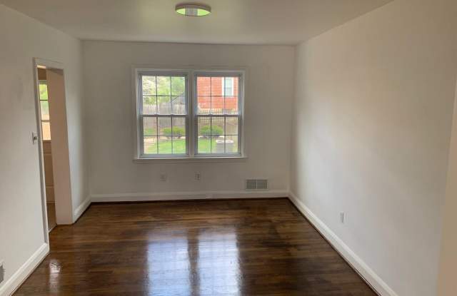 933 RADCLIFFE ROAD Gallery 4