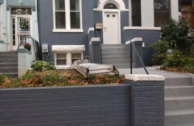 1250 COLUMBIA Road NW Gallery 2