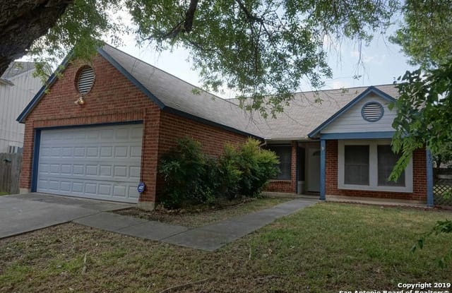 8247 MIDDLE PT - 8247 Middle Pt, San Antonio, TX 78250