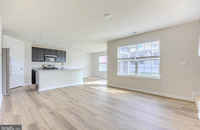 110 CHARING CROSS Drive photos photos