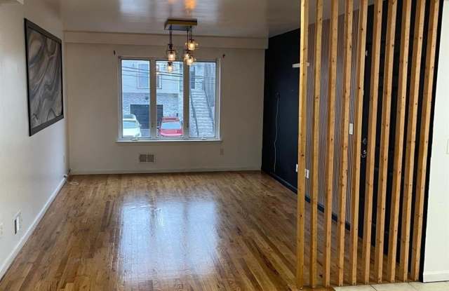 1089 Magnolia Avenue Gallery 4