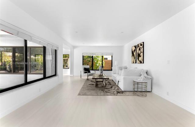 430 N Shore Dr Gallery 3