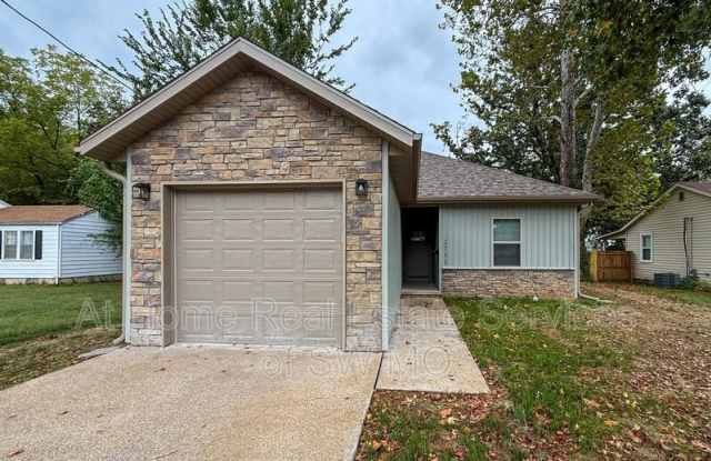2731 W Latoka St - 2731 West Latoka Street, Springfield, MO 65807