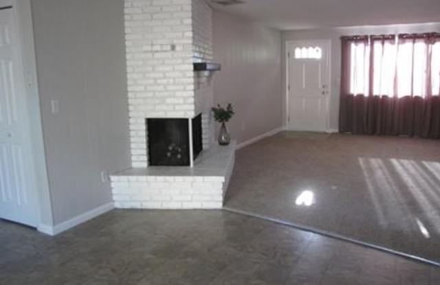 1407 Zoe Court Gallery 4