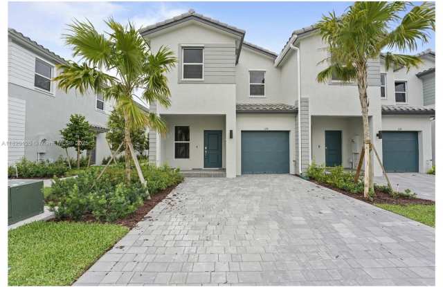 124 SW 184th Way photos photos