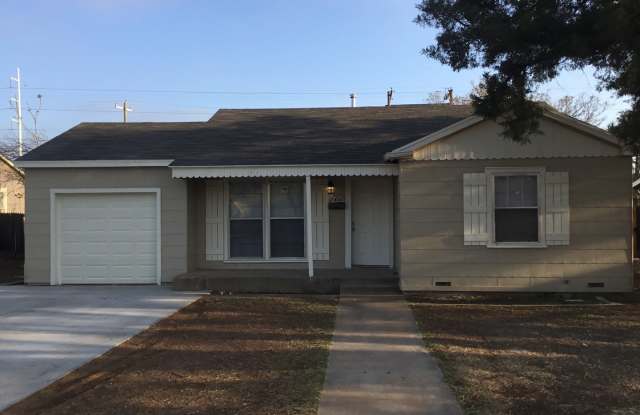 GREAT COLLEGE PROPERTY FOR--PRE -LEASING FOR AUGUST 1ST! 4 Bedrooms/2 Large Full Baths/1 Car Garage/Backyard Game Room--Short commute to Texas Tech  LCU photos photos