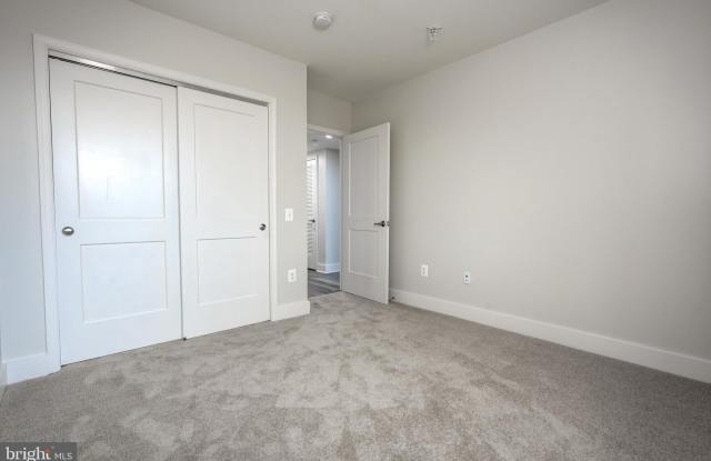 19520 VILLAGE WALK Drive Gallery 3