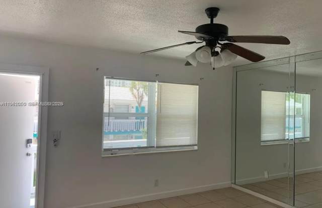 637 NE 6th Ct photos photos