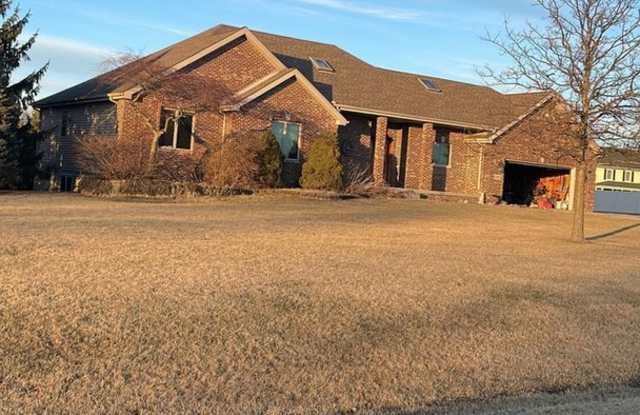 Charming 3BR House in Cedar Lake photos photos