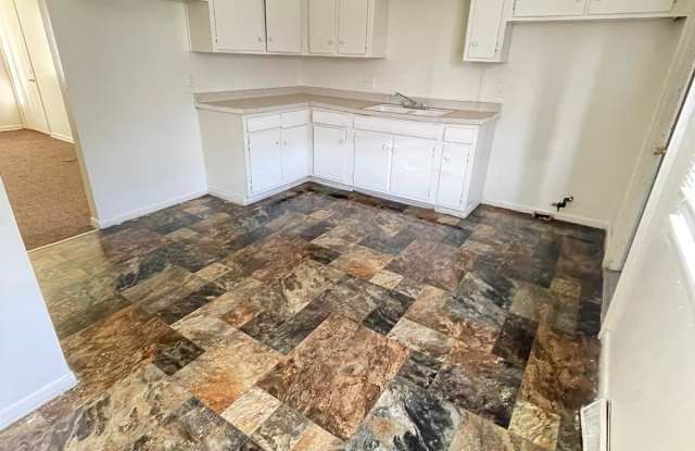 8918 West Carmen Avenue - 2 photos photos