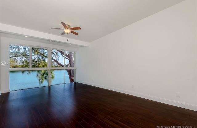 5009 SW 71st Pl Gallery 4