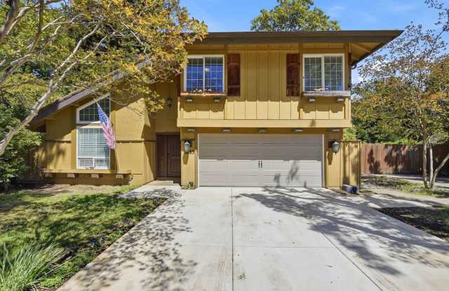 Wonderful 4bd/2.5ba Cameron Park Home with Pool and RV Access! Gallery 3