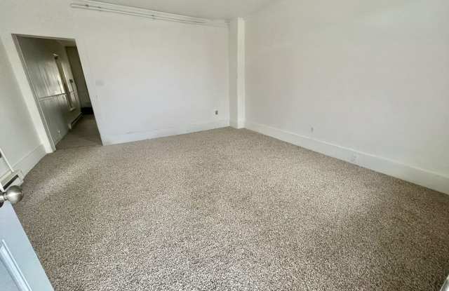 305 W. Linn St photos photos